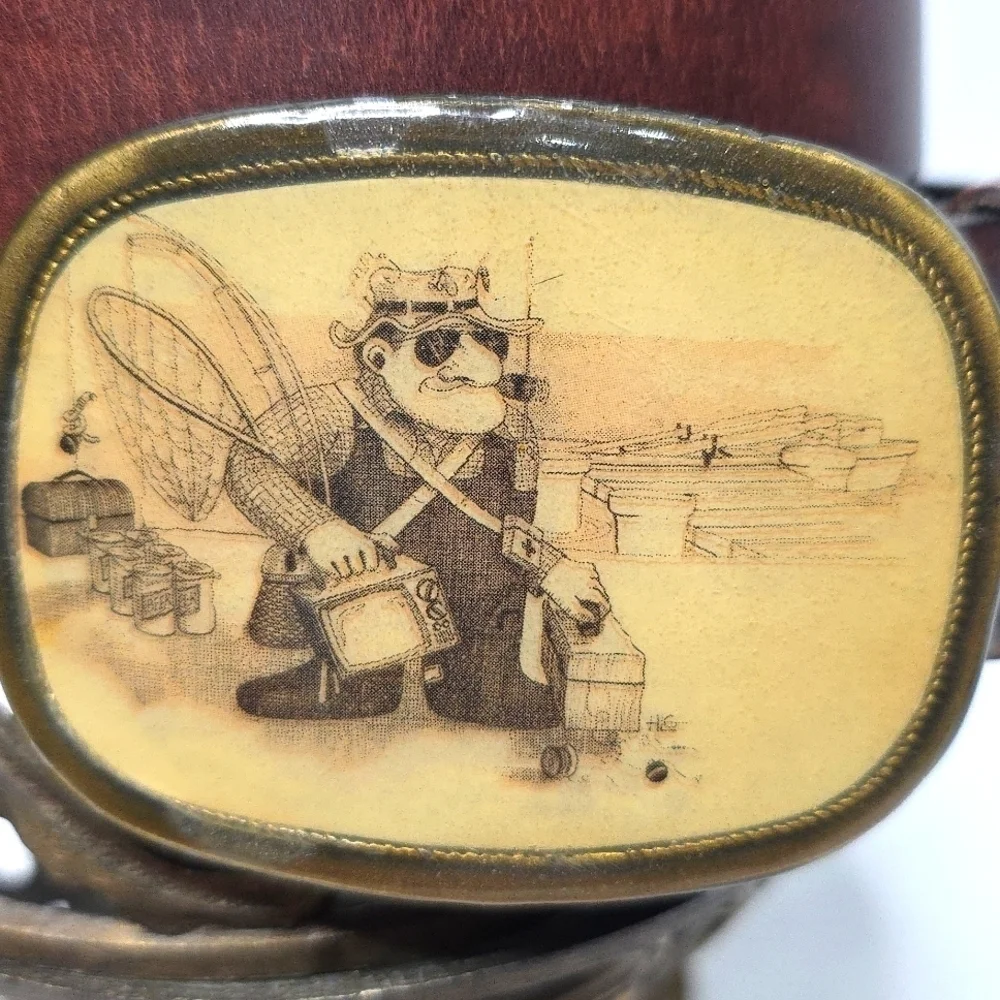 Vintage 1970s Comical Brass Cartoon Man Fisherman Leather Belt & Buckle 36